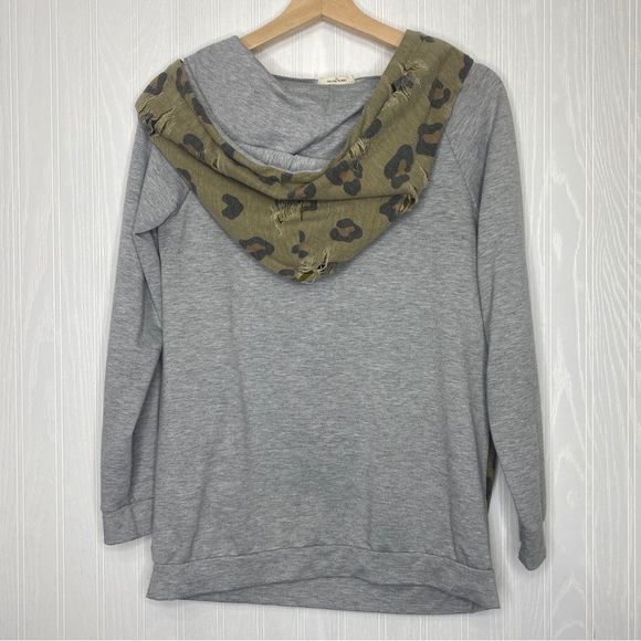 Mon Ami Hooded Leopard Distressed Long Sleeve Shirt Size Small - Picture 5 of 8